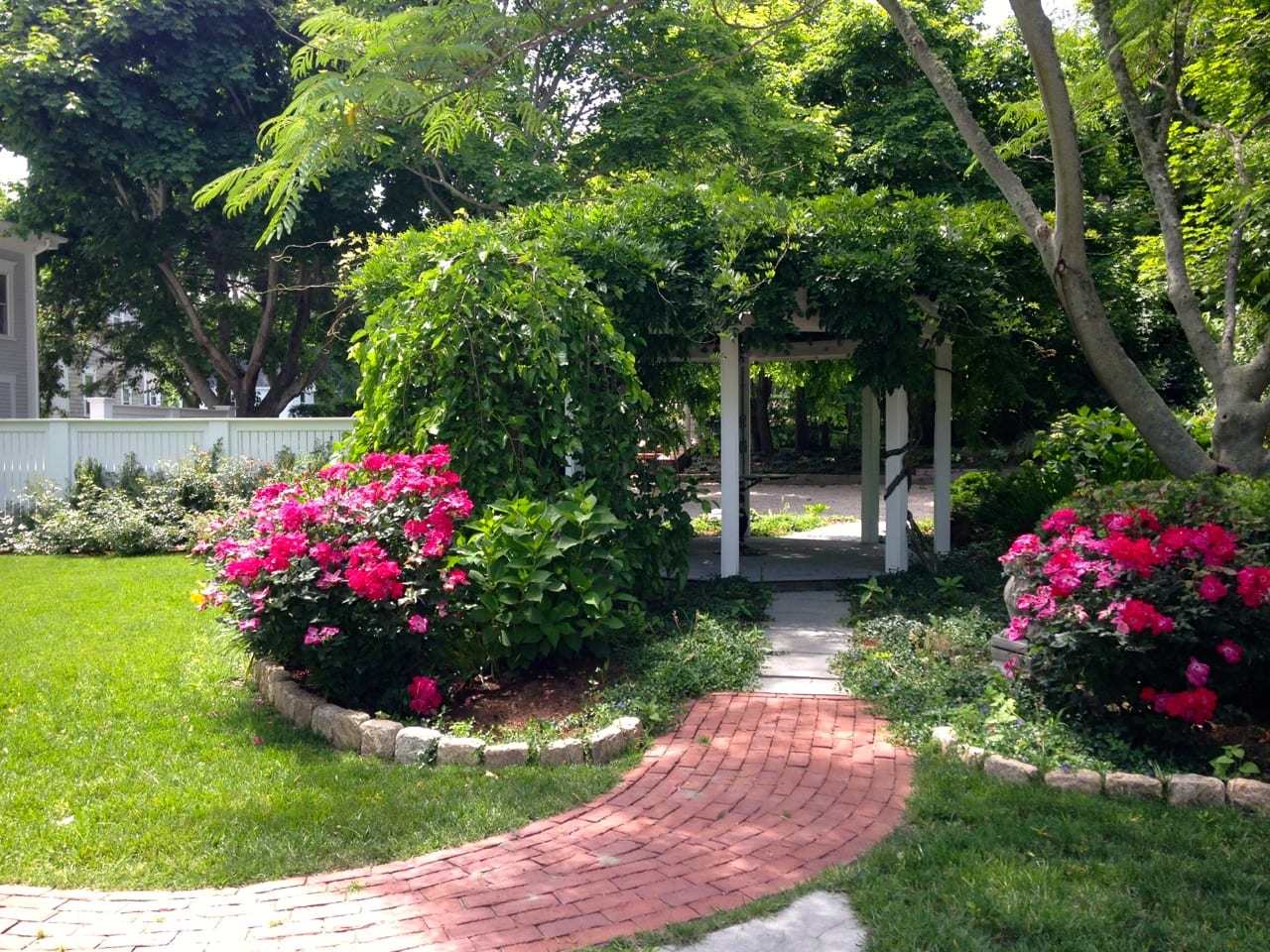 Stone lion brick walkway